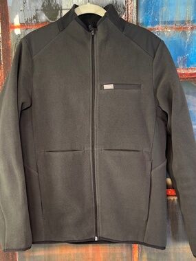FIGS On-Shift Fleece Jacket Women's Medium Graphite Full Zip PrimaLoft 6 Pocket